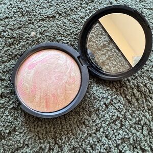 Laura Geller Baked Balance N Brighten Foundation in Porcelain